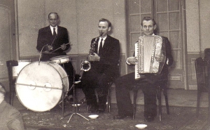 F42 Eerste foto van orkest De Zwervers (1959)